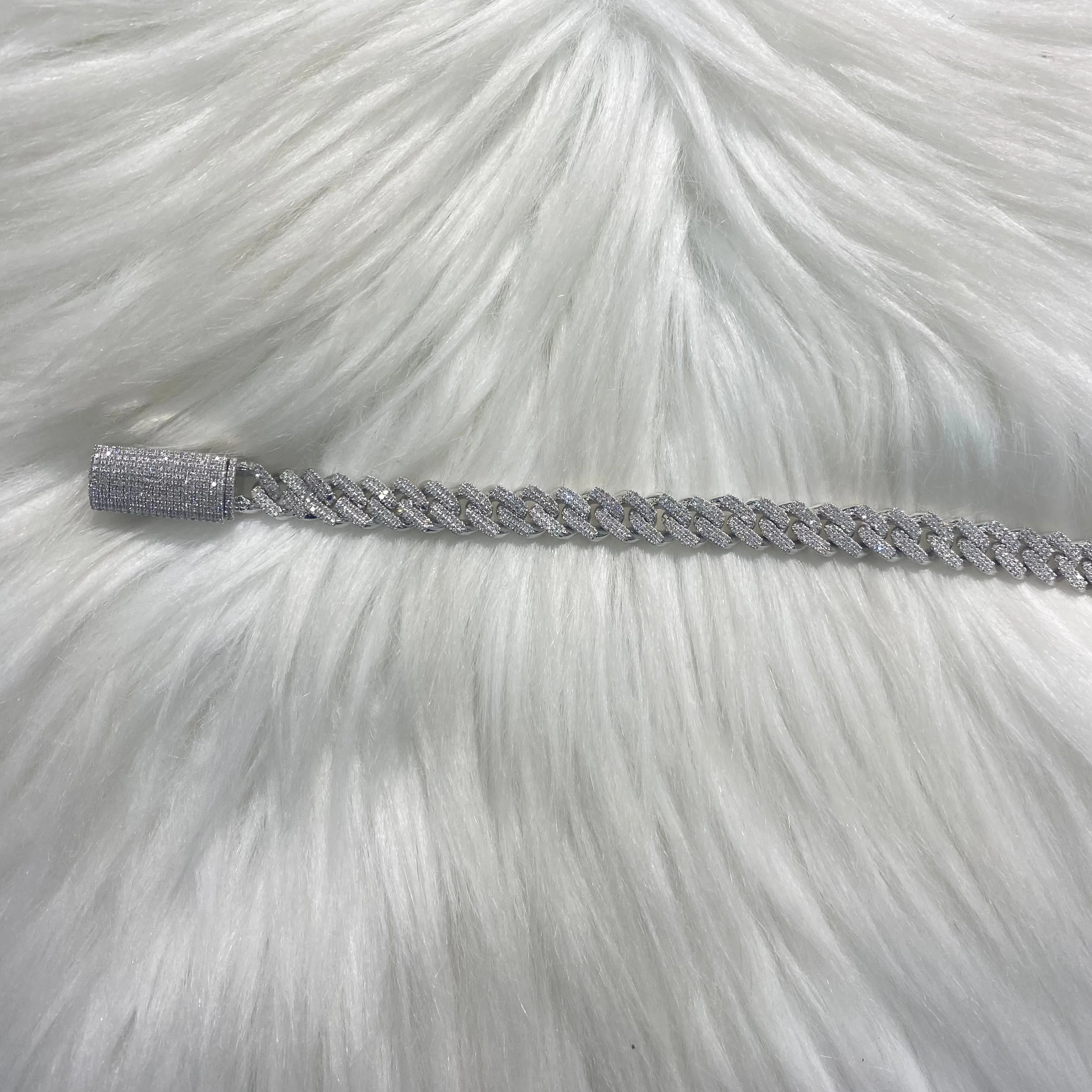 10K White Gold Bustdown Bracelet 1.91Ct Dia / 26.5gr / 7.7mm / 8in