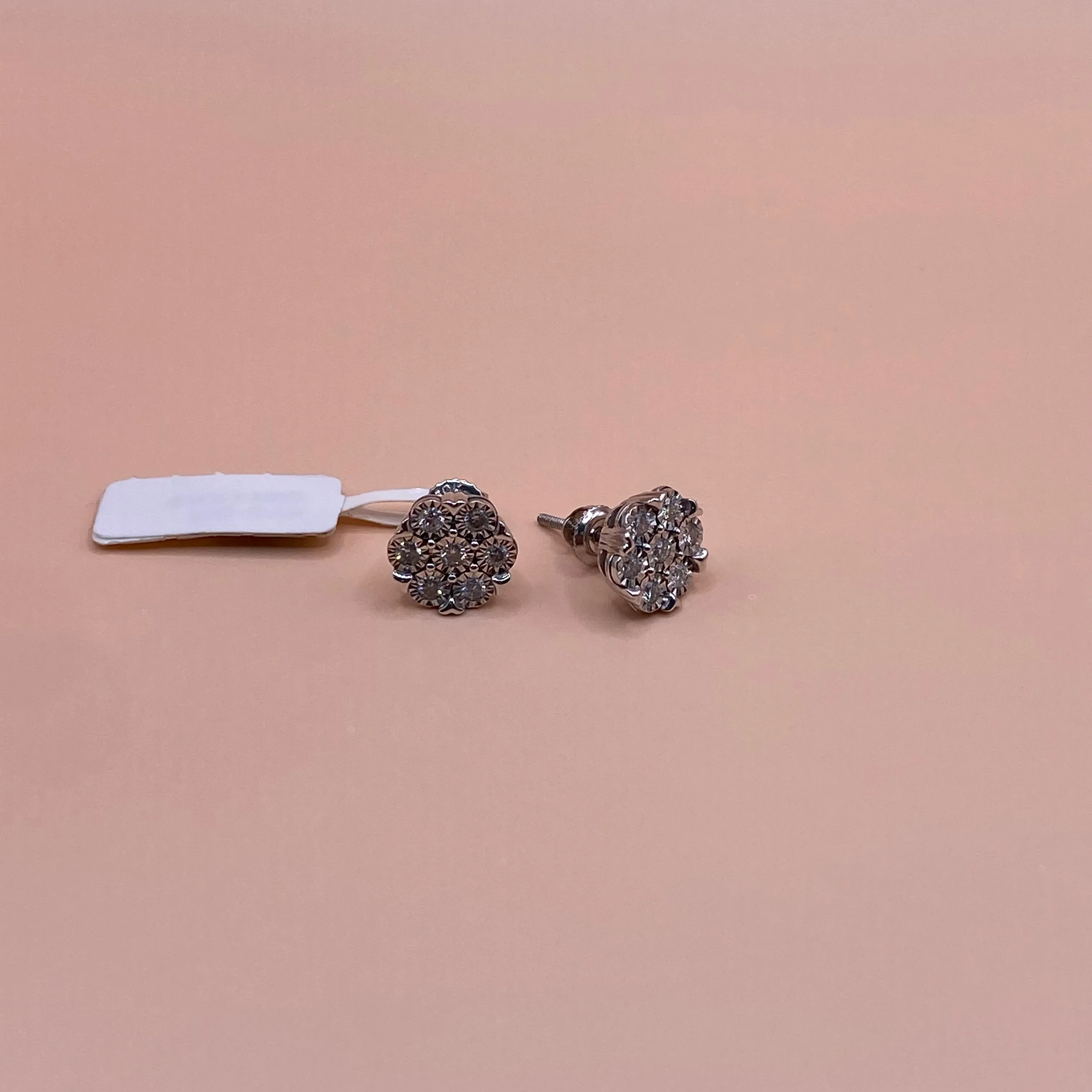 10K White Gold Diamond Flower Stud Earrings / 2.2gr