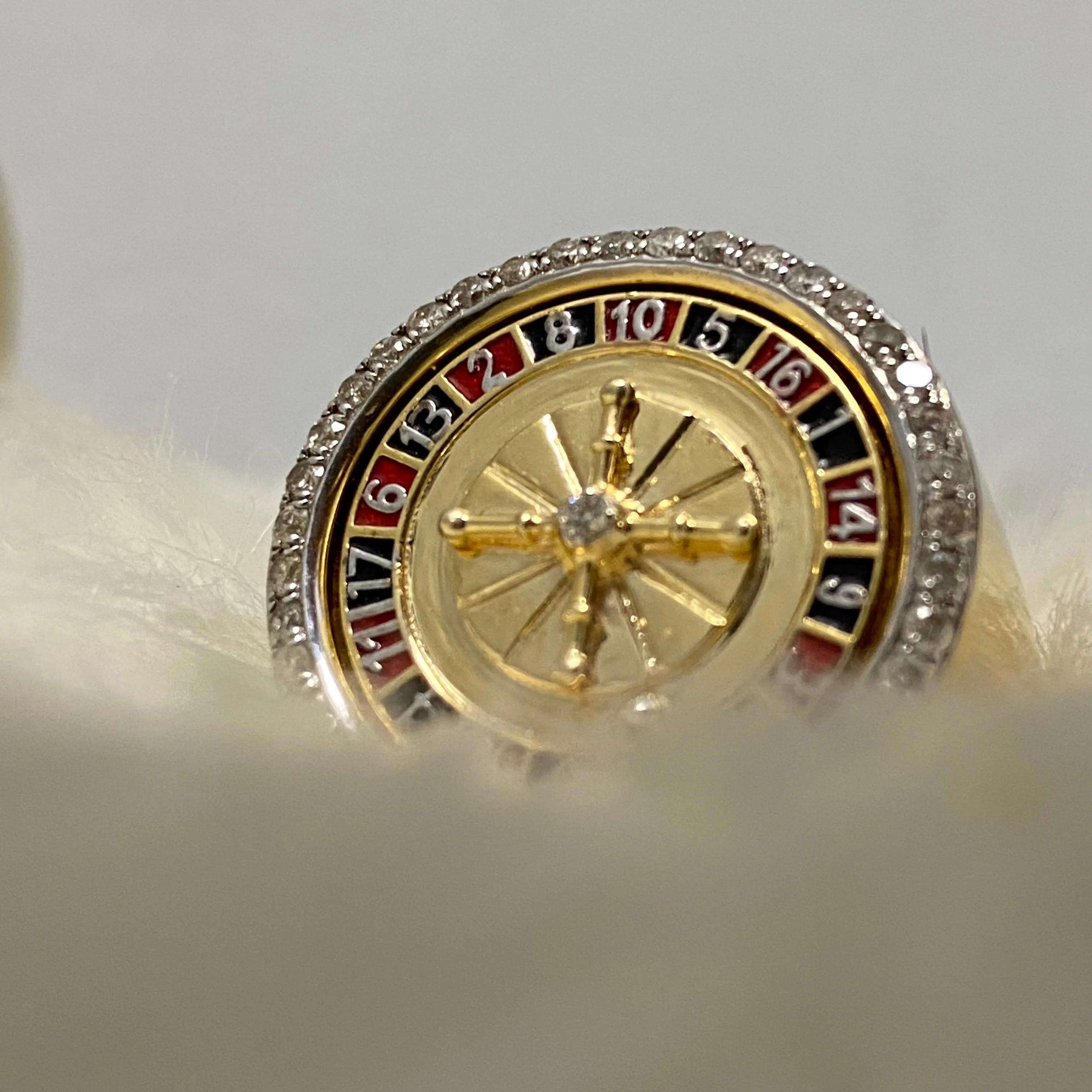 10K Yellow Gold Diamond Casino Roulette Ring 0.82Ct Dia / 24.4gr / Size 11.5