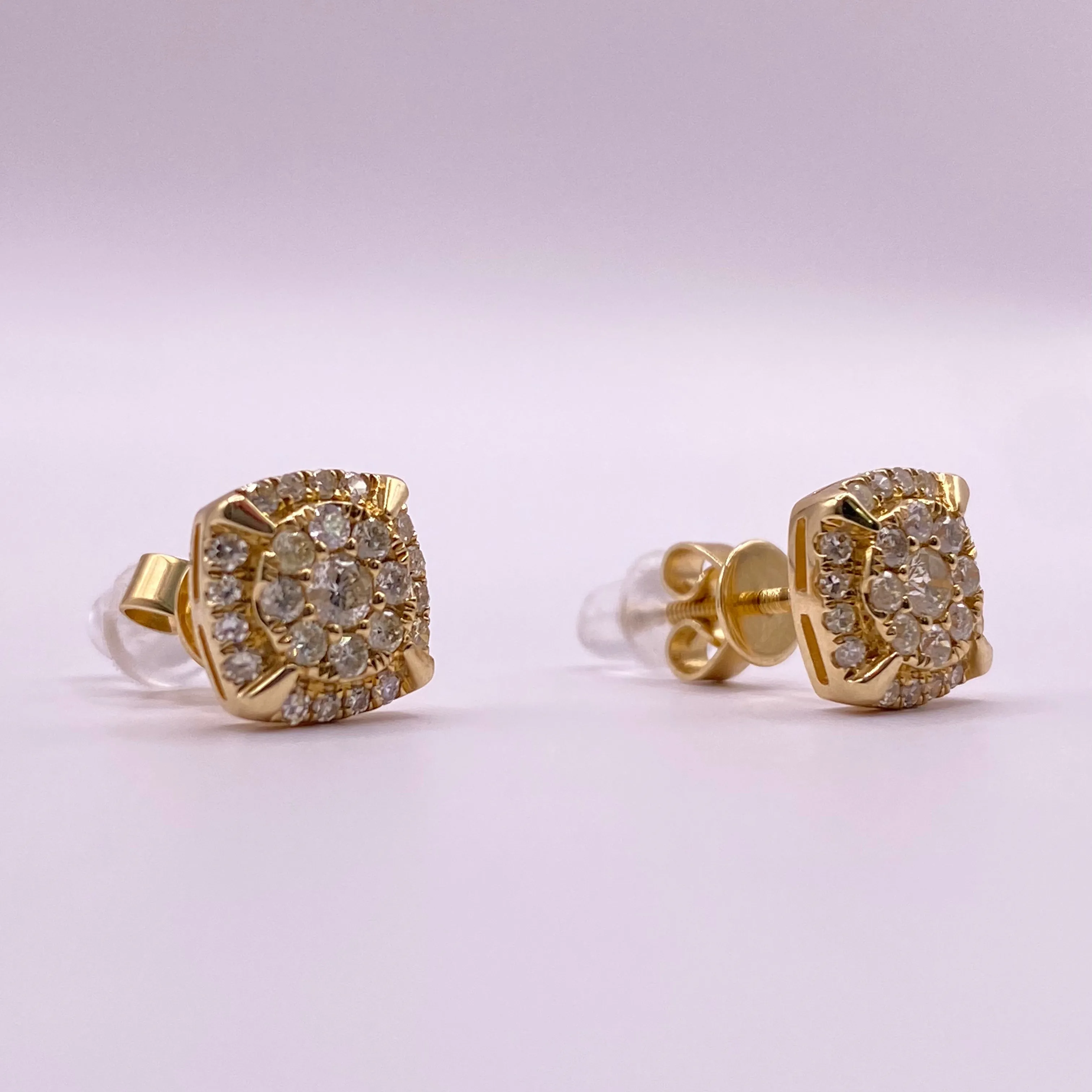 14K Yellow Gold Diamond Flower Stud Earrings 0.70Ct / 2.9gr