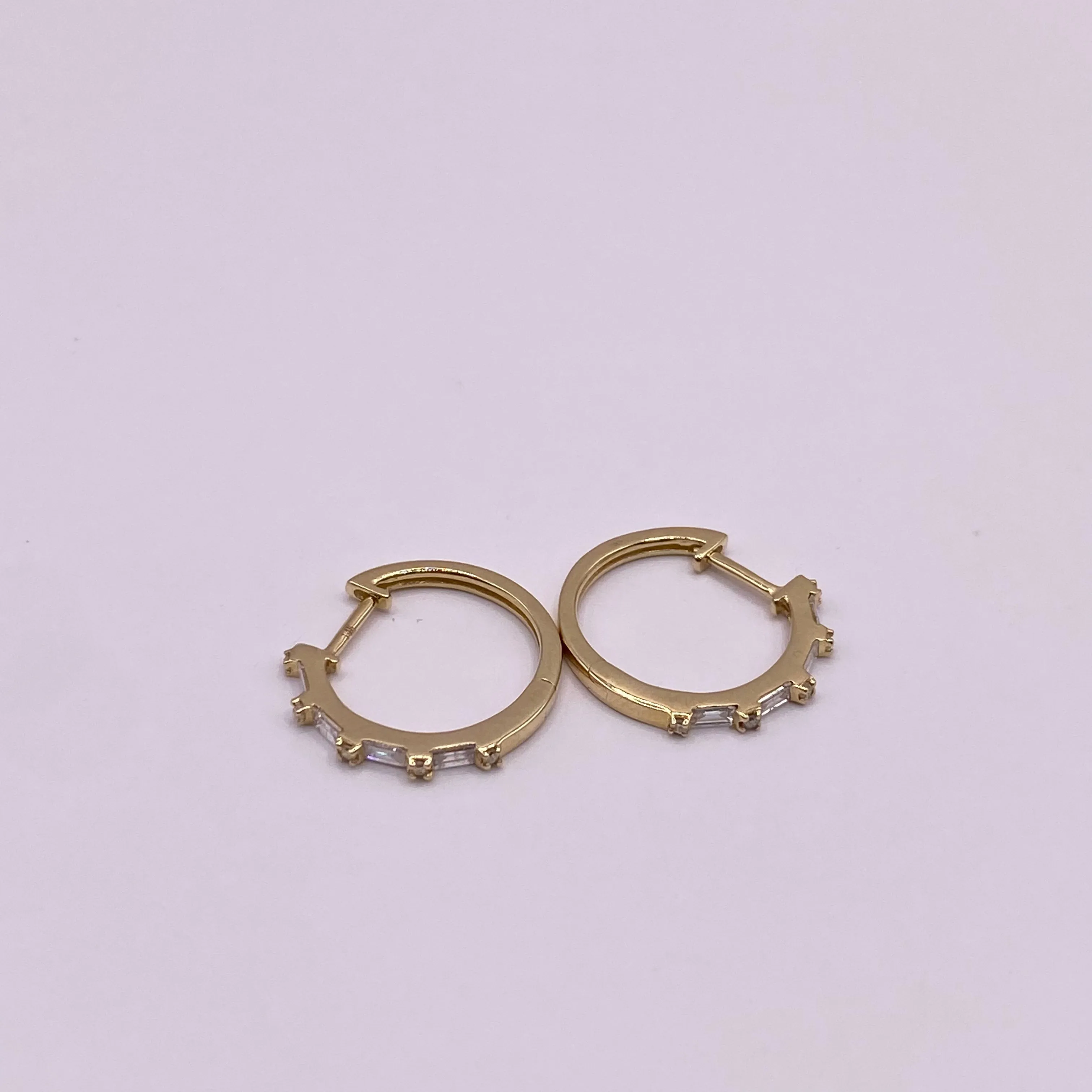 14K Yellow Gold Diamond Luxury Hoop Earrings 0.32Ct / 1.6gr