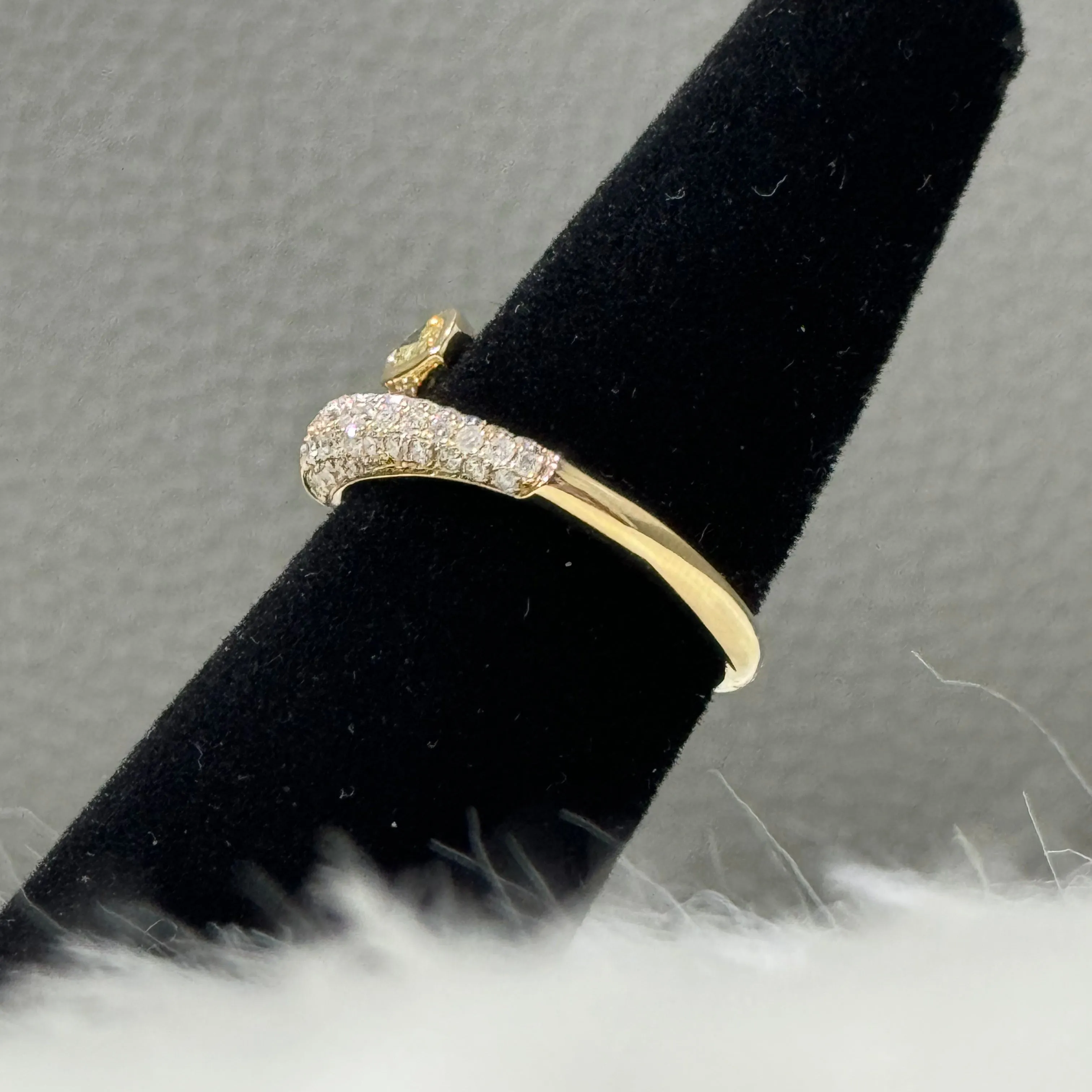 14K Yellow Gold Diamond Luxury Ring 1.42Ct Dia / 3.7gr / Size 8