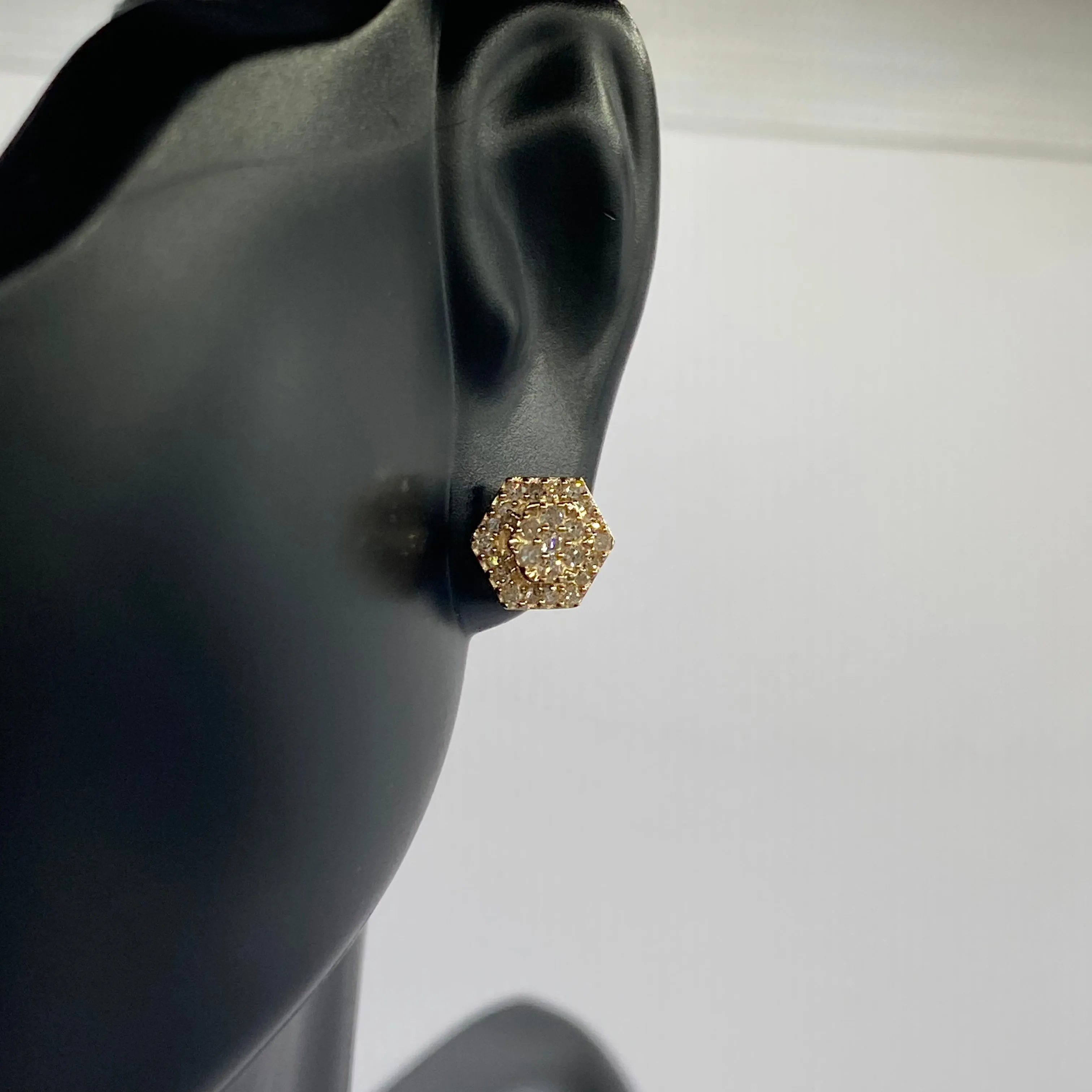 14K Yellow Gold Diamond Luxury Stud Earrings 0.38Ct / 1.6gr