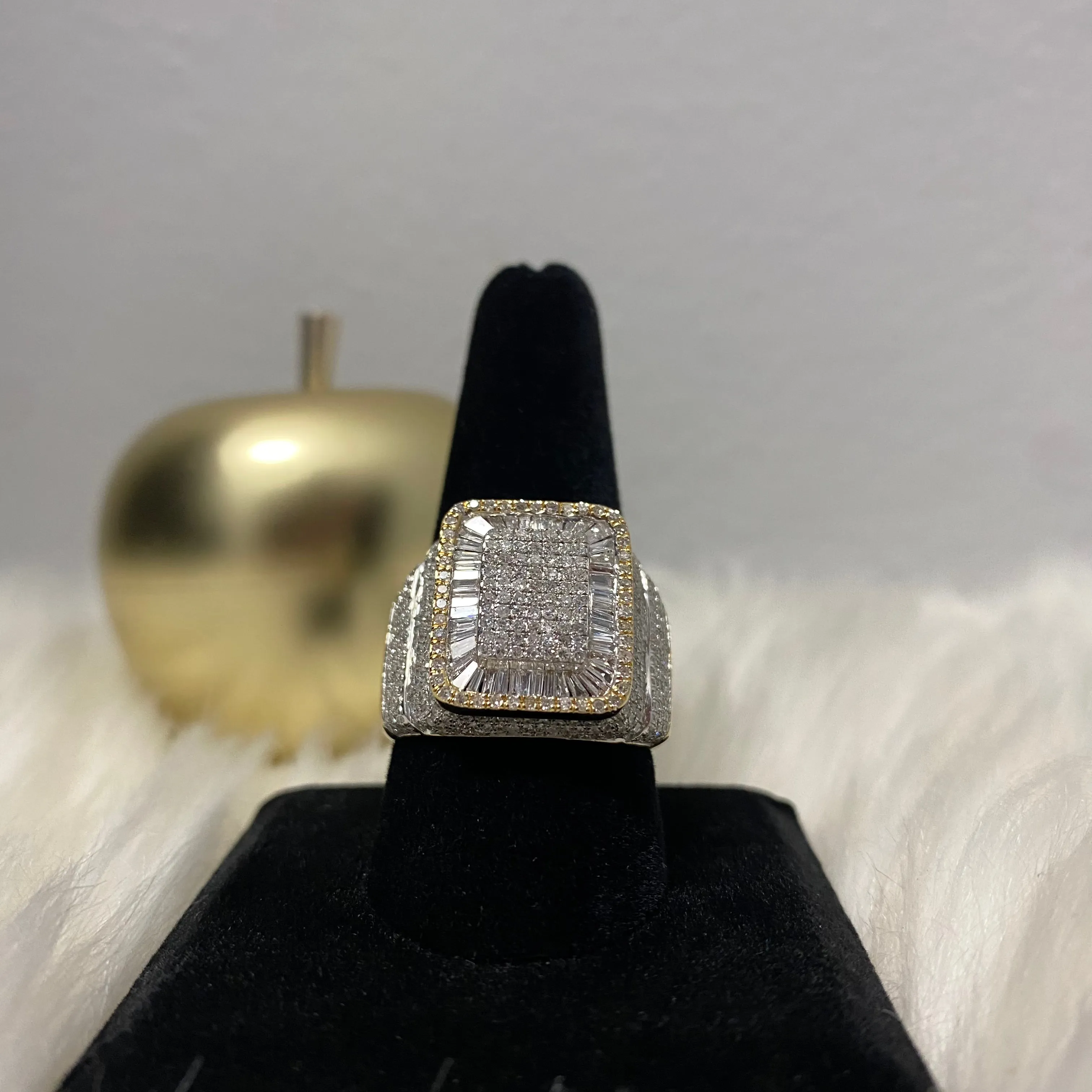 14K Yellow Gold Diamond Square Fashio Ring 2.2Ct Dia / 13.5gr / Size 10