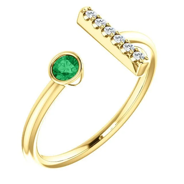 14KT GOLD .11 CT EMERALD & .05 CTW DIAMOND BEZEL BAR RING