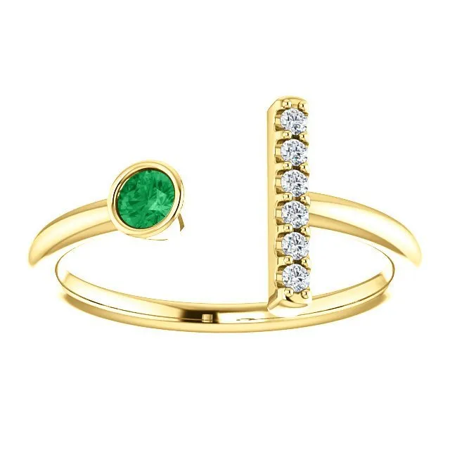 14KT GOLD .11 CT EMERALD & .05 CTW DIAMOND BEZEL BAR RING