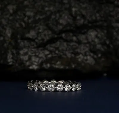 1.50ctw Single Shared Prong Diamond Eternity Band in 14 Karat Gold