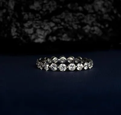 1.50ctw Single Shared Prong Diamond Eternity Band in 14 Karat Gold