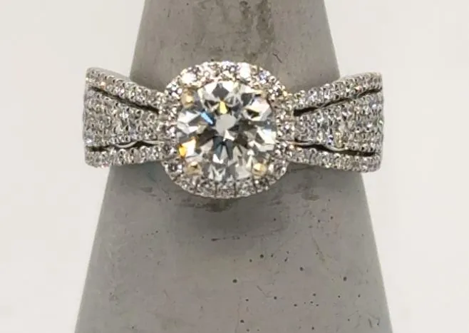 18K White Gold Diamond Halo Engagement Ring