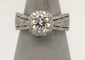18K White Gold Diamond Halo Engagement Ring