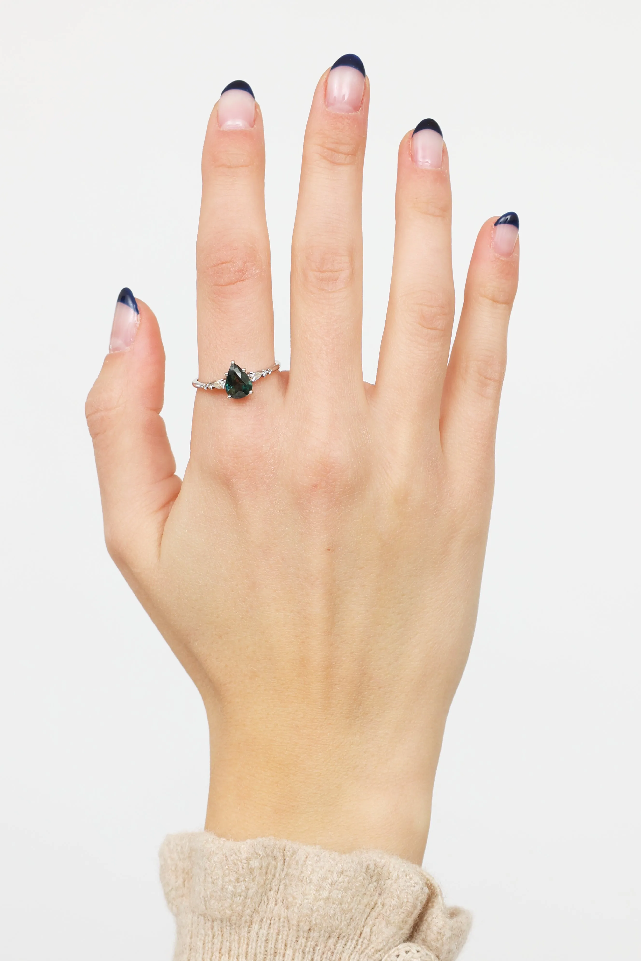 18K White Gold Pear Sapphire Diamond Ring
