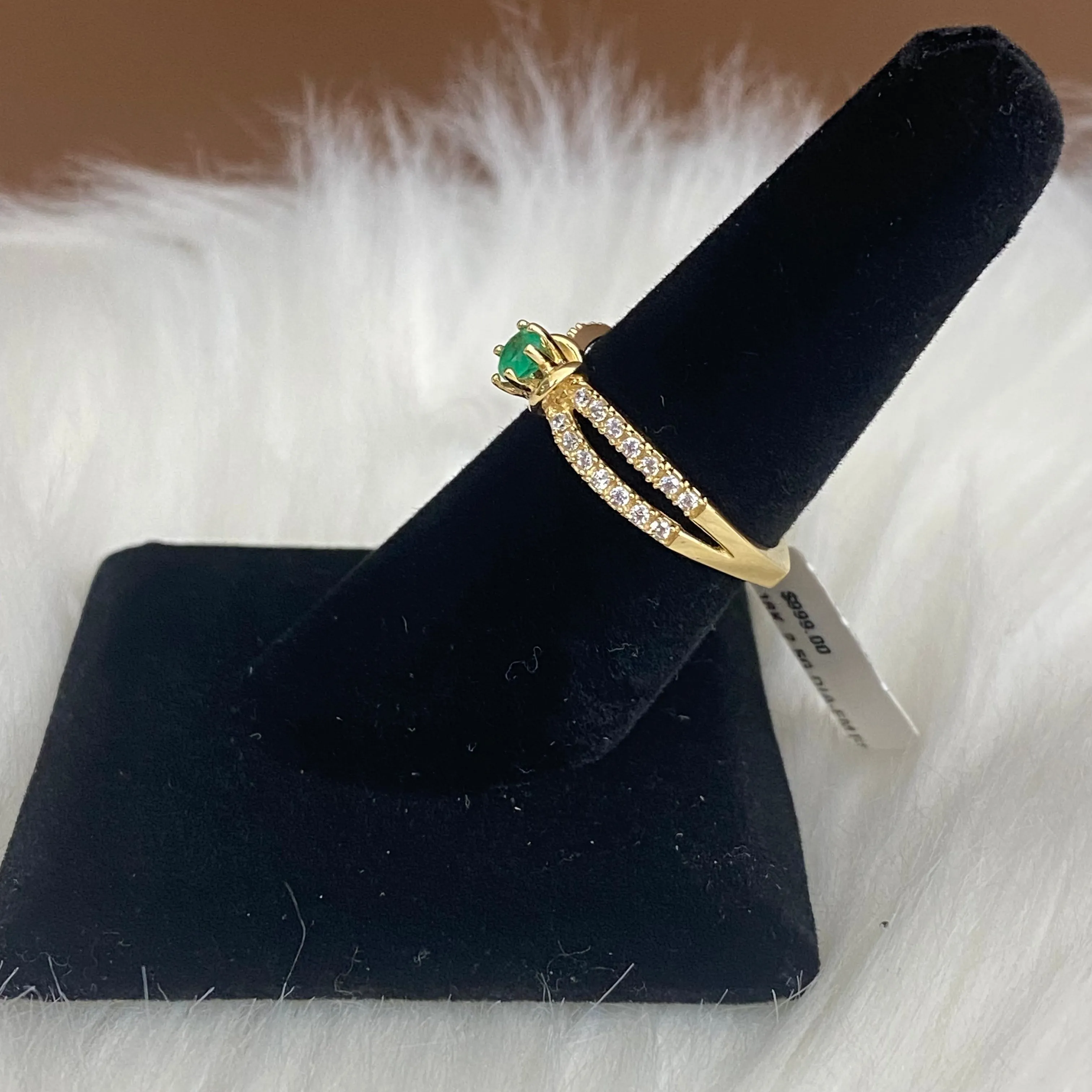 18K Yellow Gold Diamond Fashion Ring Ct Dia/Emerald / 2.5gr / Size 7 1/2