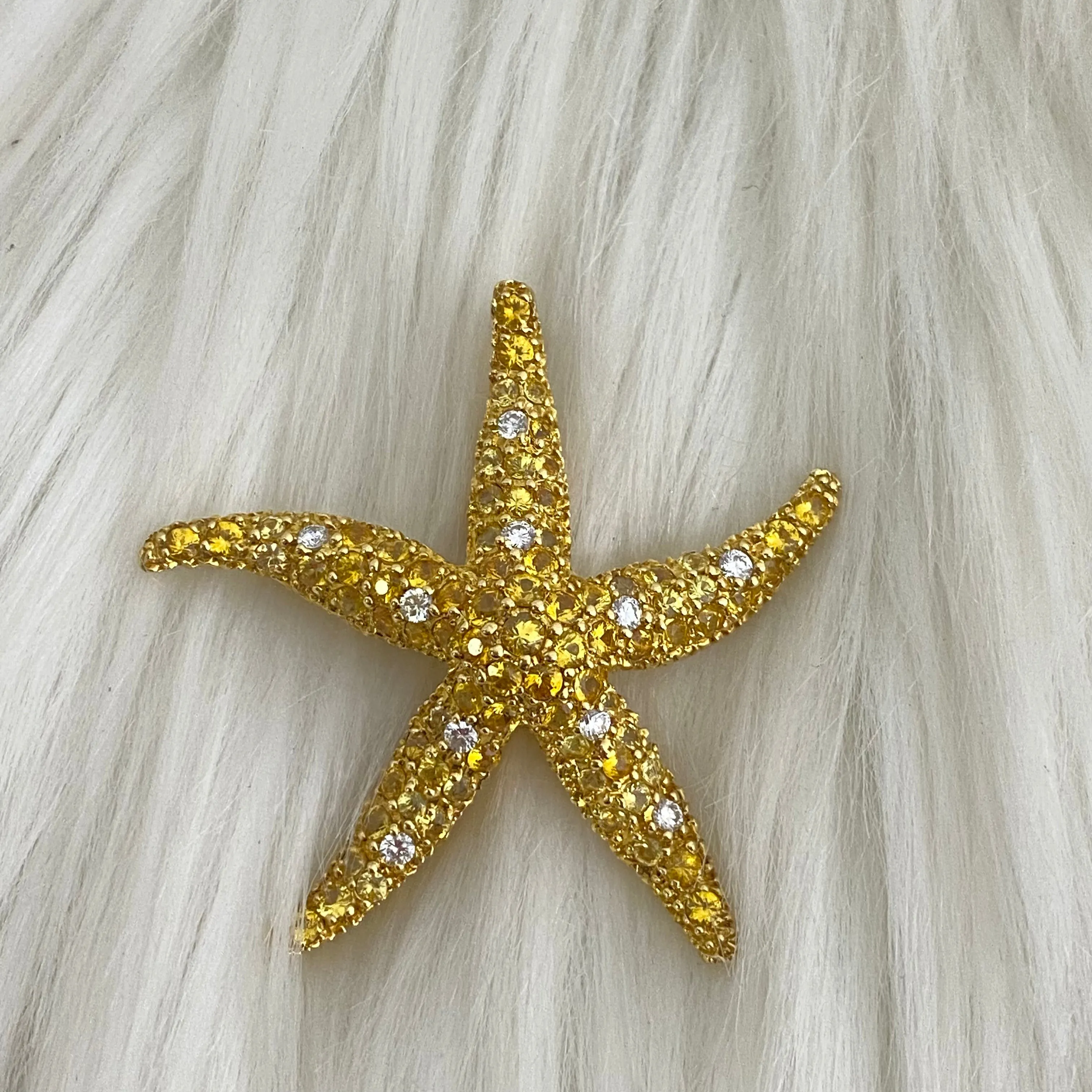 18K Yellow Gold Diamond Strafish Pendant Mossainite / 9.3gr / 1.5in