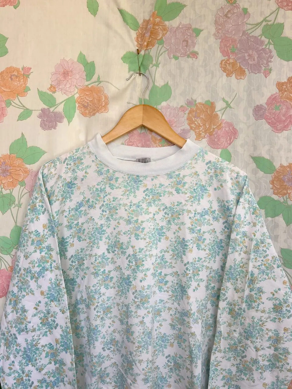 90's Dreamy Sweatshirt
