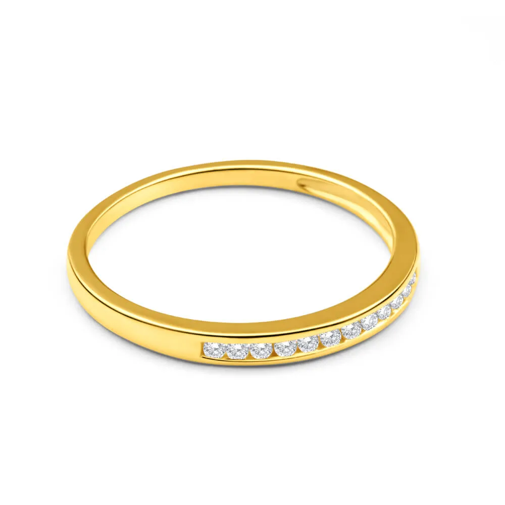 9ct Yellow Gold Diamond Ring Set with 12 Brilliant Diamonds