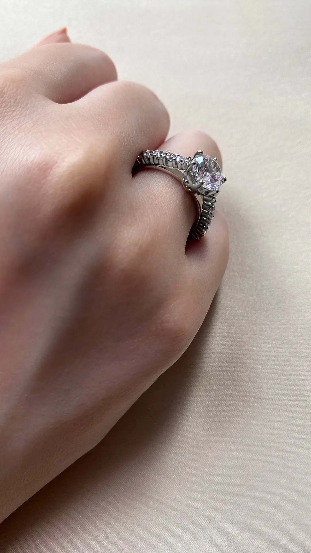 Alana Ring 18K White Gold
