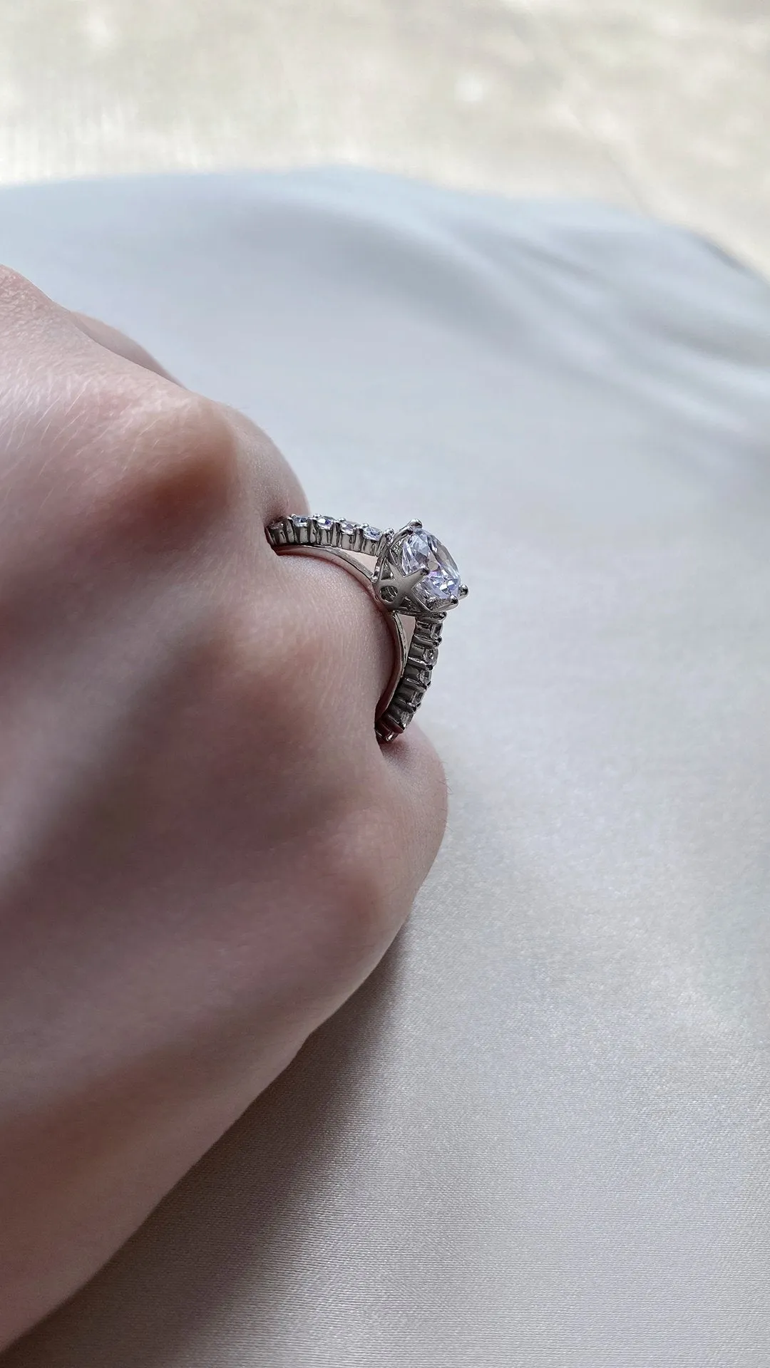 Alana Ring 18K White Gold