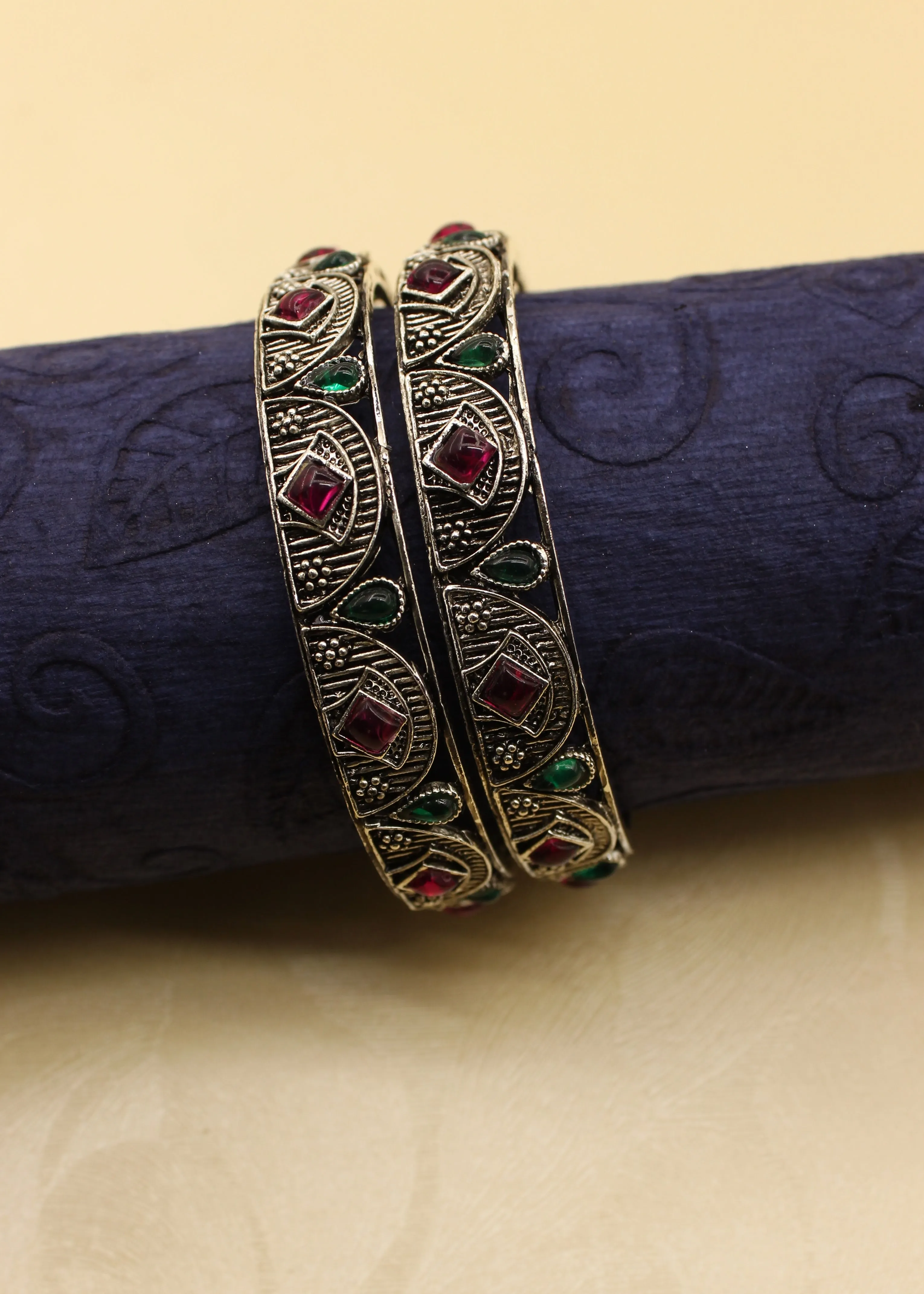 BRILLIANT OXIDISED BANGLES