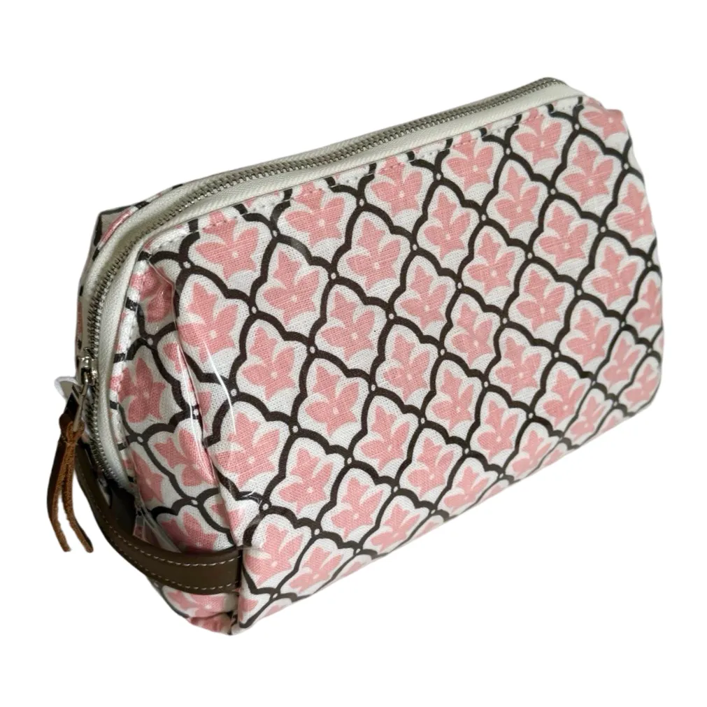 Cumberland Toiletry Bag in Pink