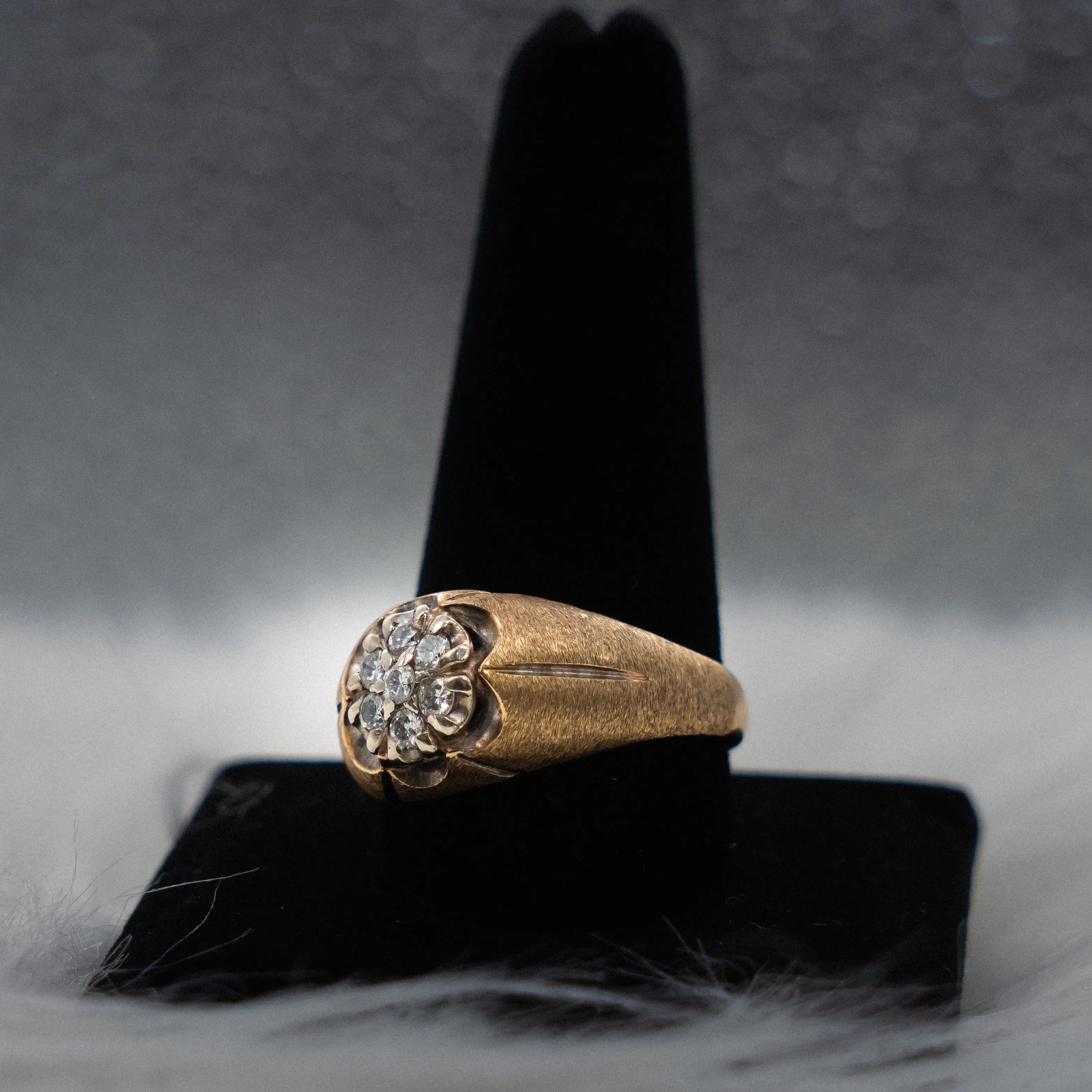 Diamond Flower Ring 14K Yellow Gold / 10.6gr / Size 13.5
