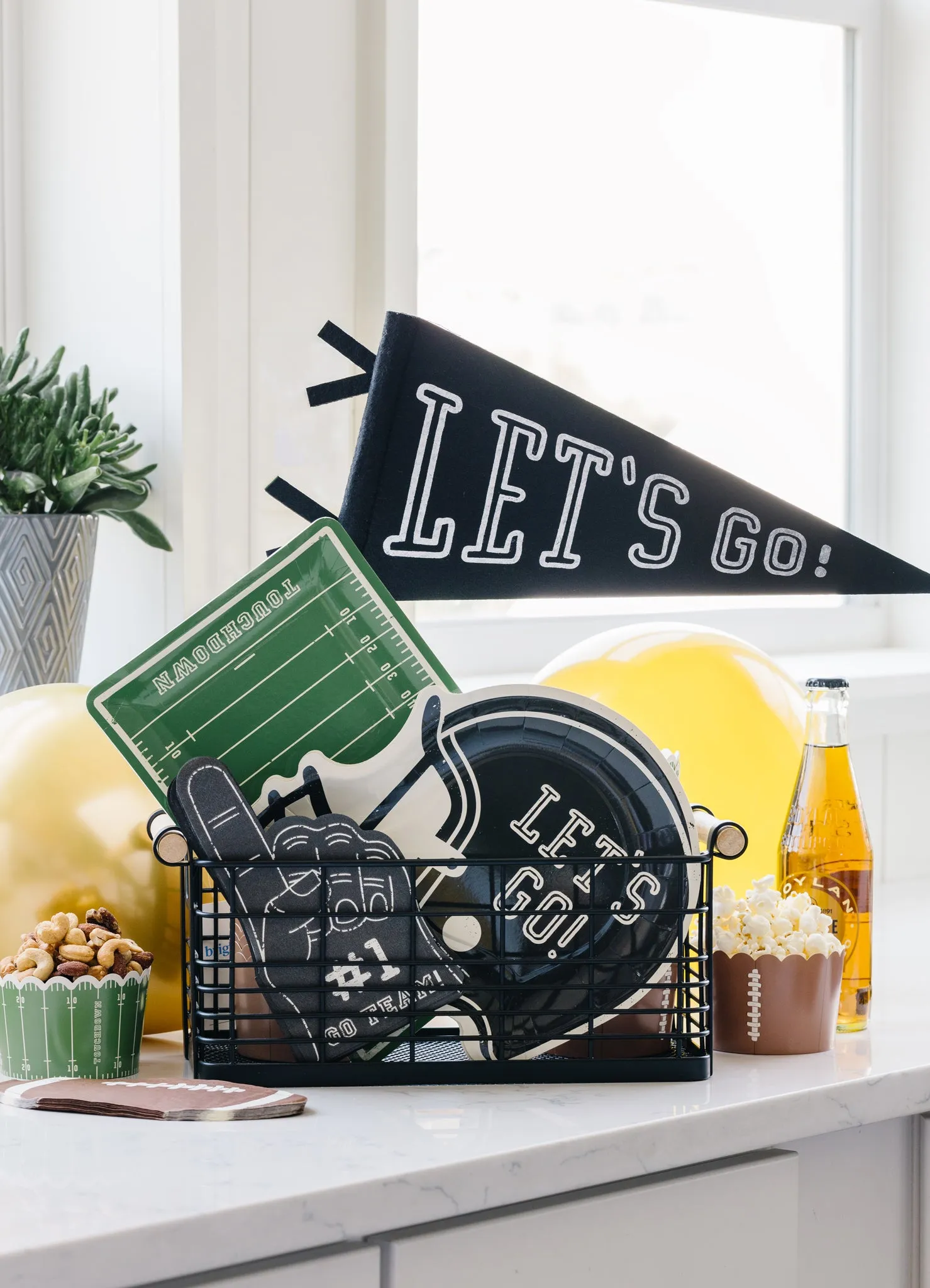 FTB913 -  Let's Go! Felt Pennant