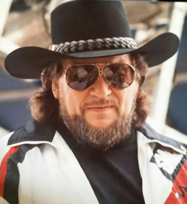 Maverick Explorer THE LASH