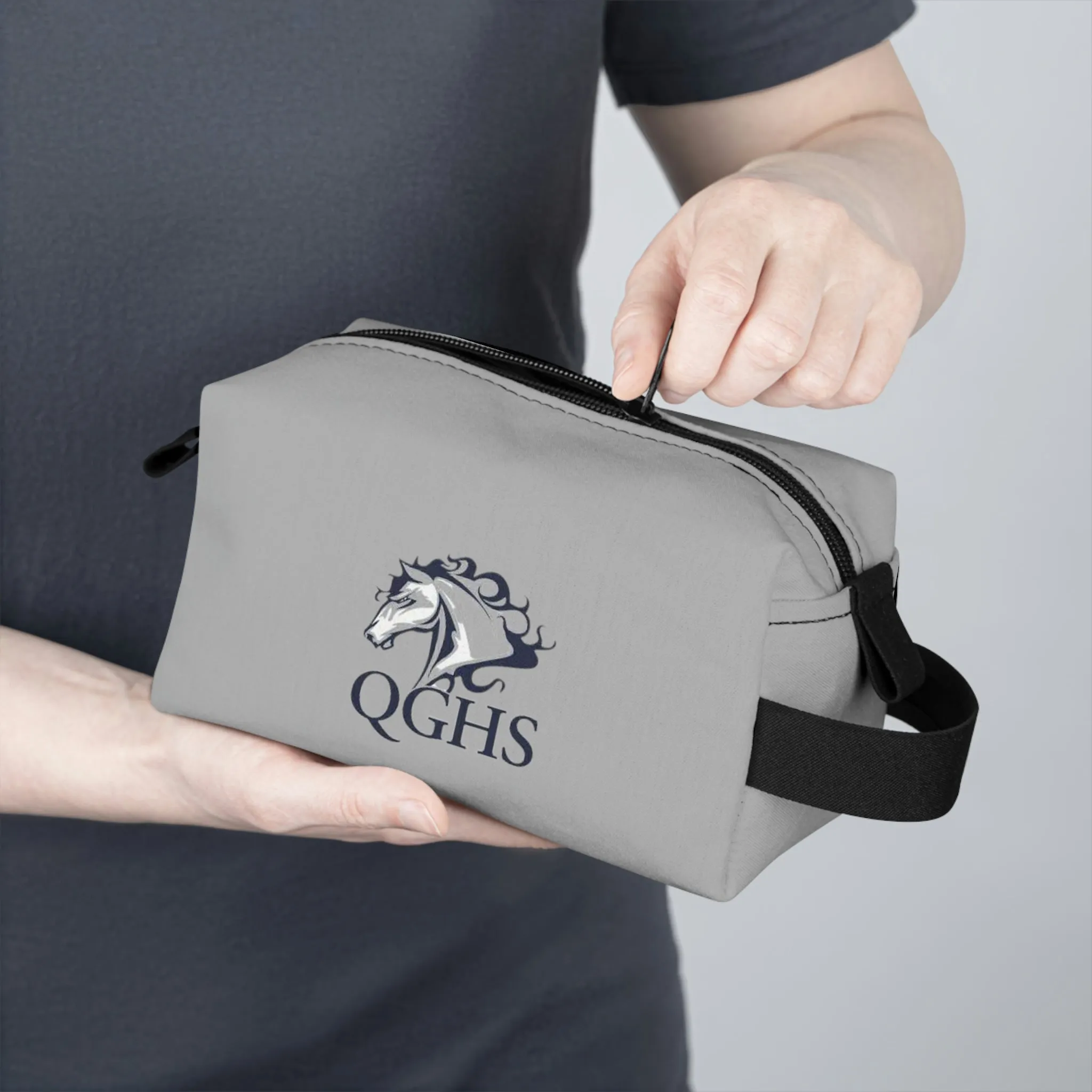 Queens Grant HS Toiletry Bag