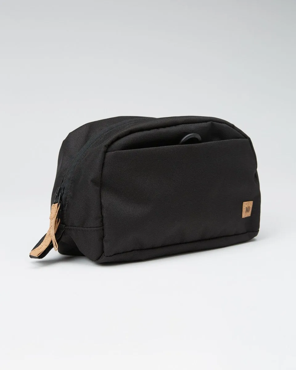 Quest 4L Toiletry Bag
