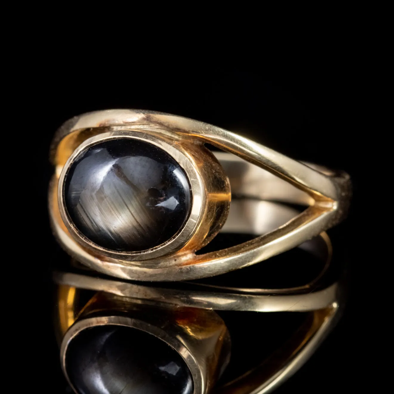 Vintage Star Sapphire Ring 14Ct Gold 1.75Ct Sapphire Circa 1950