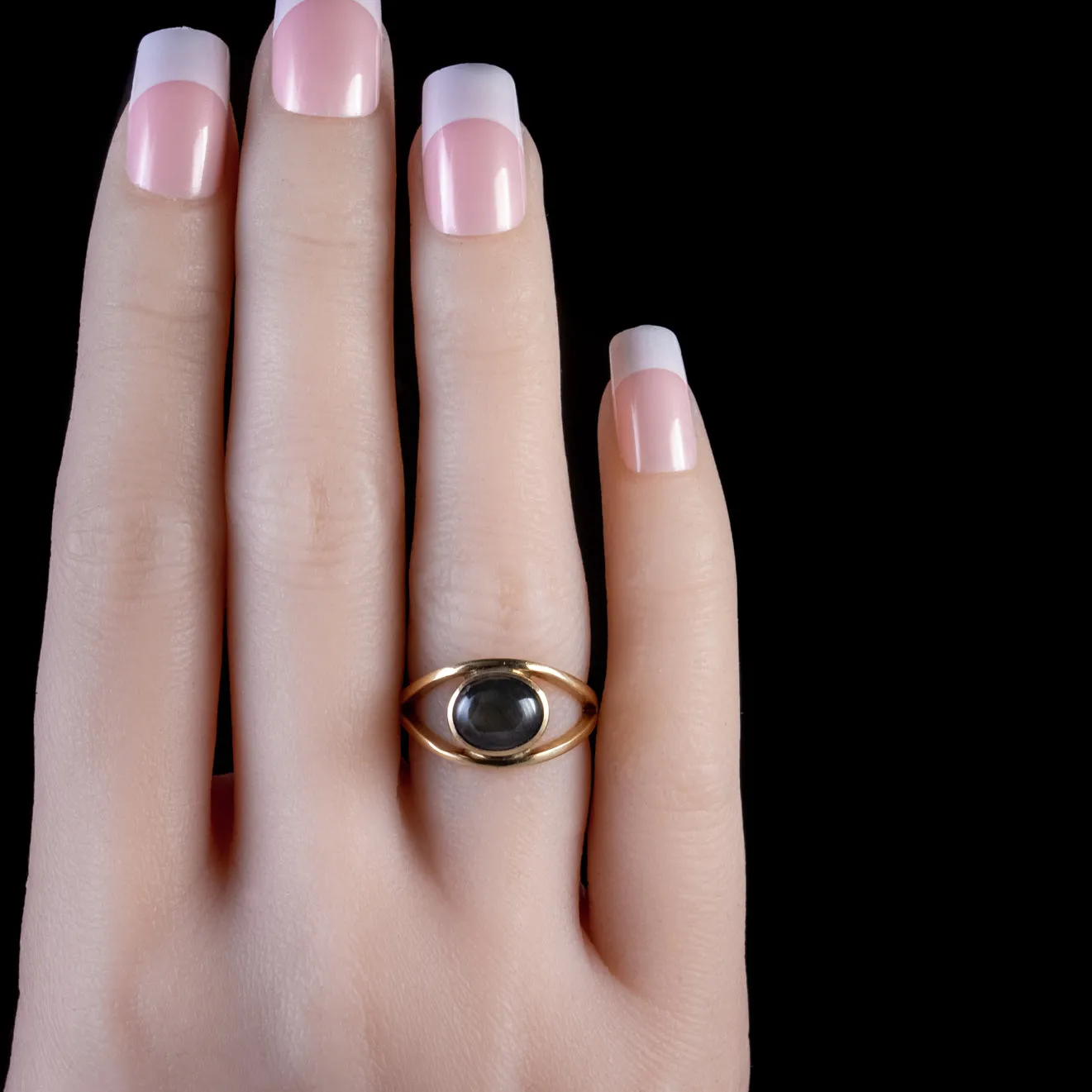 Vintage Star Sapphire Ring 14Ct Gold 1.75Ct Sapphire Circa 1950