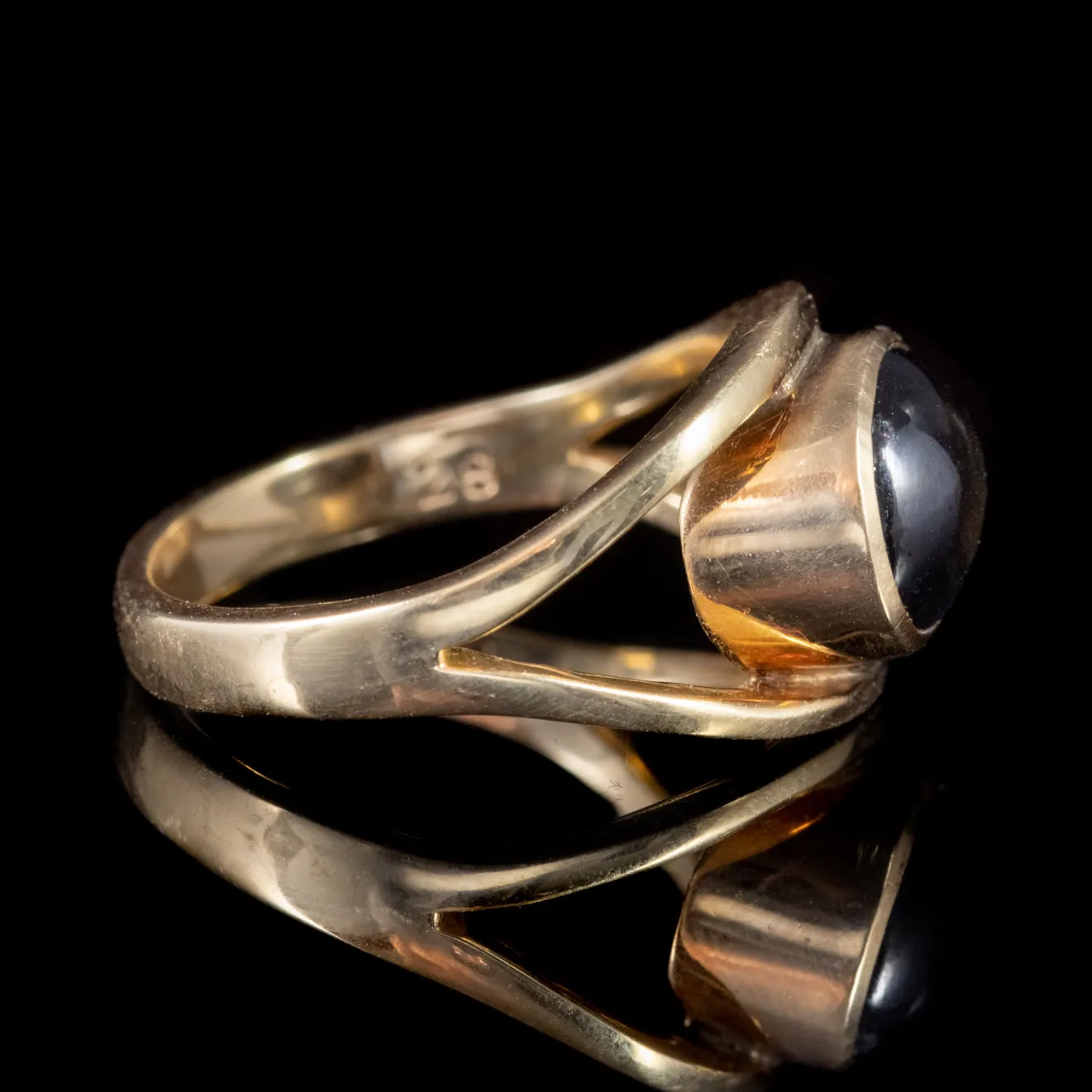 Vintage Star Sapphire Ring 14Ct Gold 1.75Ct Sapphire Circa 1950